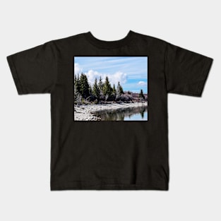 Shoreline picture in a vintage style. Kids T-Shirt